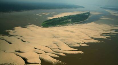 El río Amazonas muy seco junto a la isla de Trindade (Brasil) en una fotografía realizada por Greenpeace.
