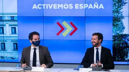 El secretario general del PP, Teodoro García Egea (izquierda) y el líder del PP, Pablo Casado, en la sede del partido en Madrid el pasado 23 de noviembre.