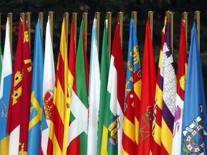 Banderas de las comunidades autónomas.