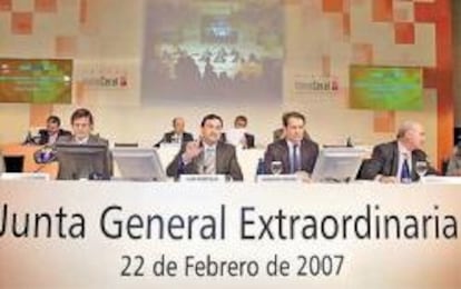 Empresarios en torno a Díaz de Mera planean tomar el 10% de Colonial