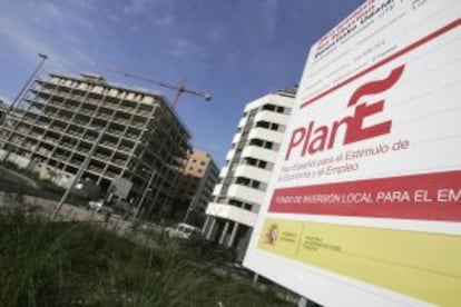 Cartel anunciador de obras financiadas por el Plan E.