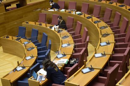 Comisión de Presupuestos en Les Corts.