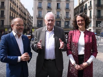 El alcaldable de ERC en Barcelona, Ernest Maragall (centrio), junto con los consejeros Carles Campuzano (izq,) y Tània Verge (der.)
ERC
12/04/2023