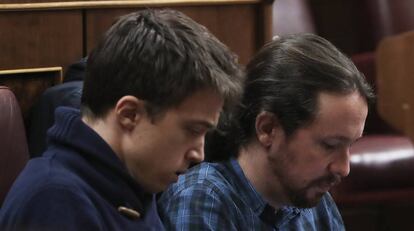 Íñigo Errejón y Pablo Iglesias en un pleno del Congreso de los Diputados