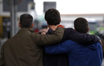 Llegada de familiares al aeropuerto de Barcelona.