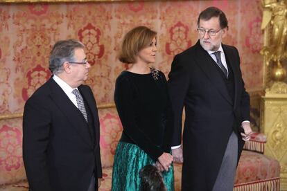 Mariano Rajoy, y los ministros de defensa e Interior, Maria Dolores de Cospedal y Juan Ignacio Zoido, en el Palacio Real en la Pascua Militar.