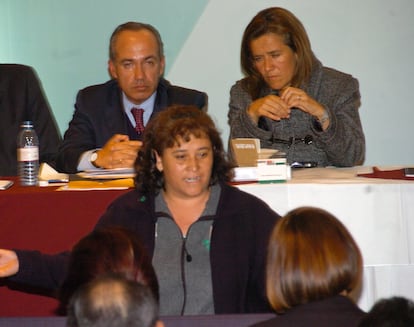 Luz María Dávila, madre de dos de los jóvenes asesinados durante una fiesta en Ciudad Juárez, increpó al presidente Felipe Calderón y su esposa Margarita Zavala, en febrero 2010.