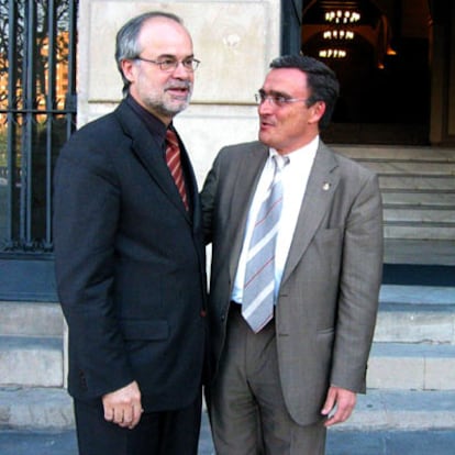 El consejero catalán de Economía, Antoni Castells (izquierda), junto al alcalde de Lleida, Àngel Ros.