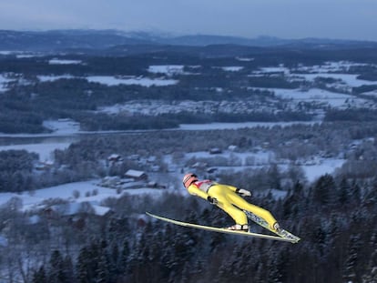 El austriaco Lukas Muelle durante un entrenamiento de la Copa del Mundo de salto de esquí, a principios de este año.