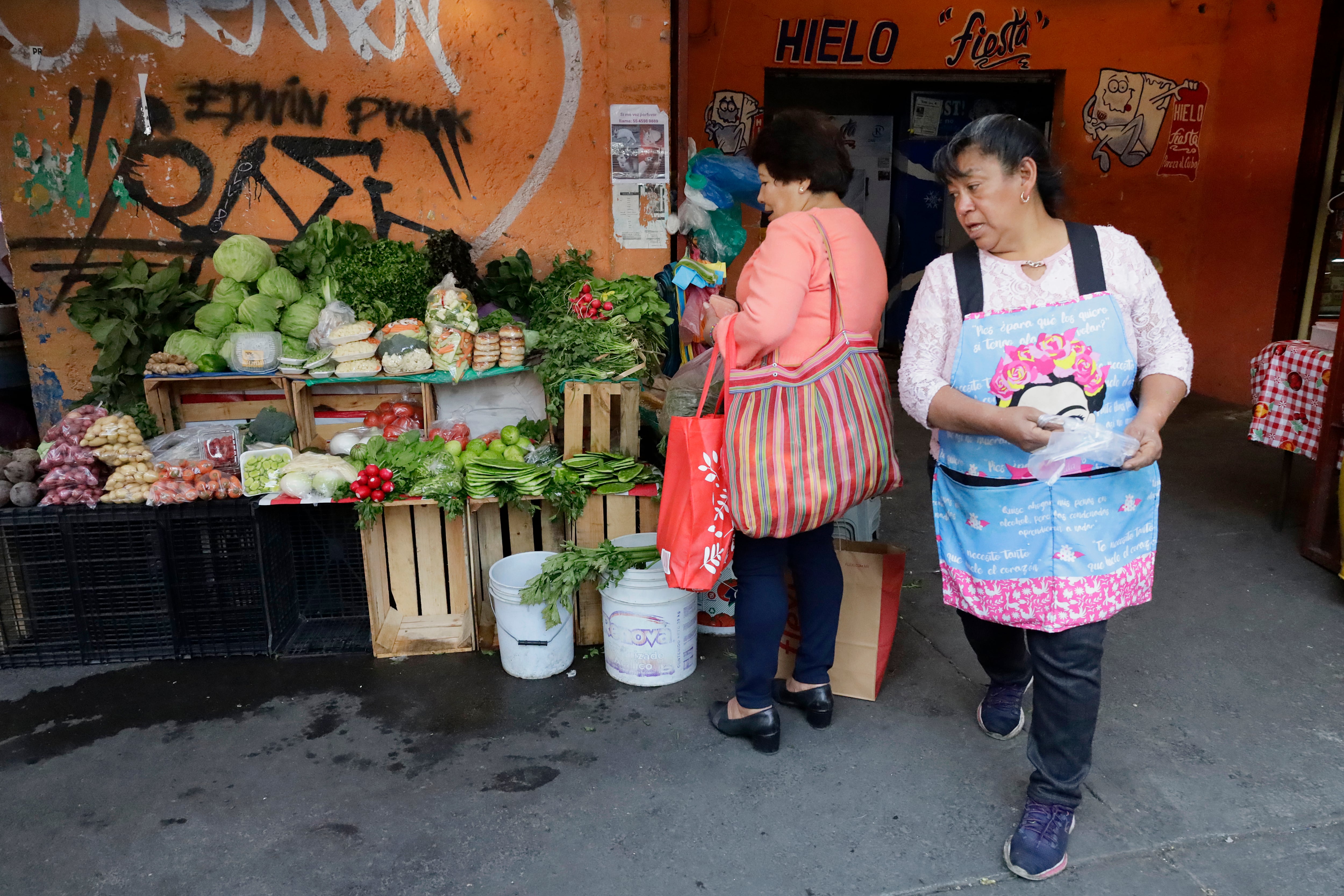 México arranca el año con alzas en los precios de alimentos procesados, lácteos y cigarros