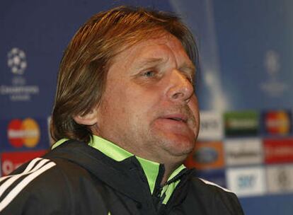 Bernd Schuster, durante la rueda de prensa en Roma.