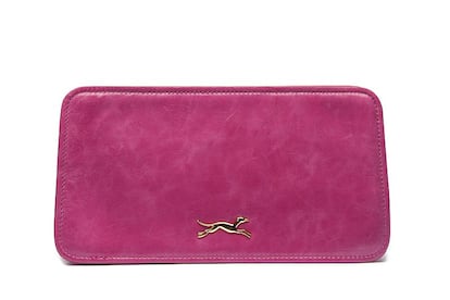 Total fucsia: esta cartera de piel la puedes conseguir en la tienda on line de Bimba y Lola. Su precio, 120 euros.