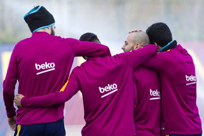 Piqu&eacute;, Neymar, Mascherano y Su&aacute;rez en el entrenamiento del viernes. 