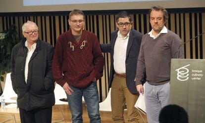 Arzak, Aduriz, Aizega y Martínez de Albéniz, durante la presentación de 'Diálogos de cocina'.