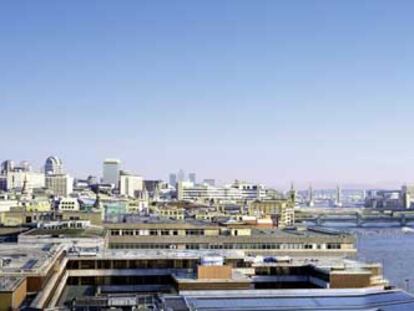 Panorámica de la ciudad, con la London Bridge Tower al fondo, desde el puente de Blackfriars.