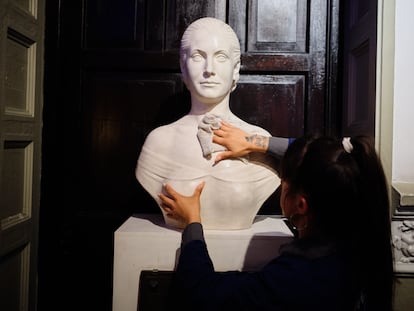 Al recorrer las salas del Museo Evita, el visitante puede conocer la historia de Eva Duarte: su niñez, su juventud, su lucha por los derechos cívicos femeninos, la obra social, el renunciamiento y su muerte.