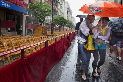 Lluvia en Sevilla, Martes Santo sin procesiones