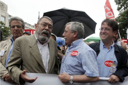 Méndez (izquierda) y Toxo en la manifestación de funcionarios, ayer en Madrid.