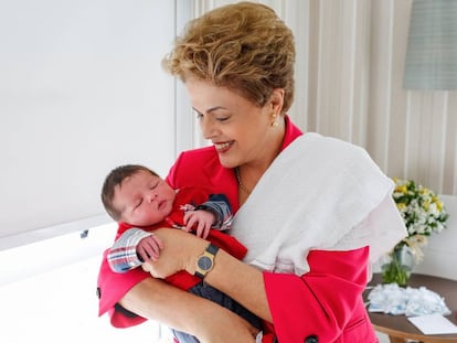 Dilma e o neto Guilherme, que nasceu nesta quinta.