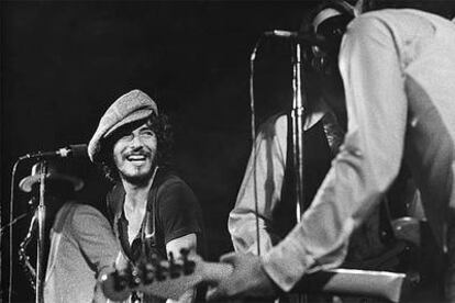 Bruce Springsteen, durante el concierto en Hammersmith Odeon.