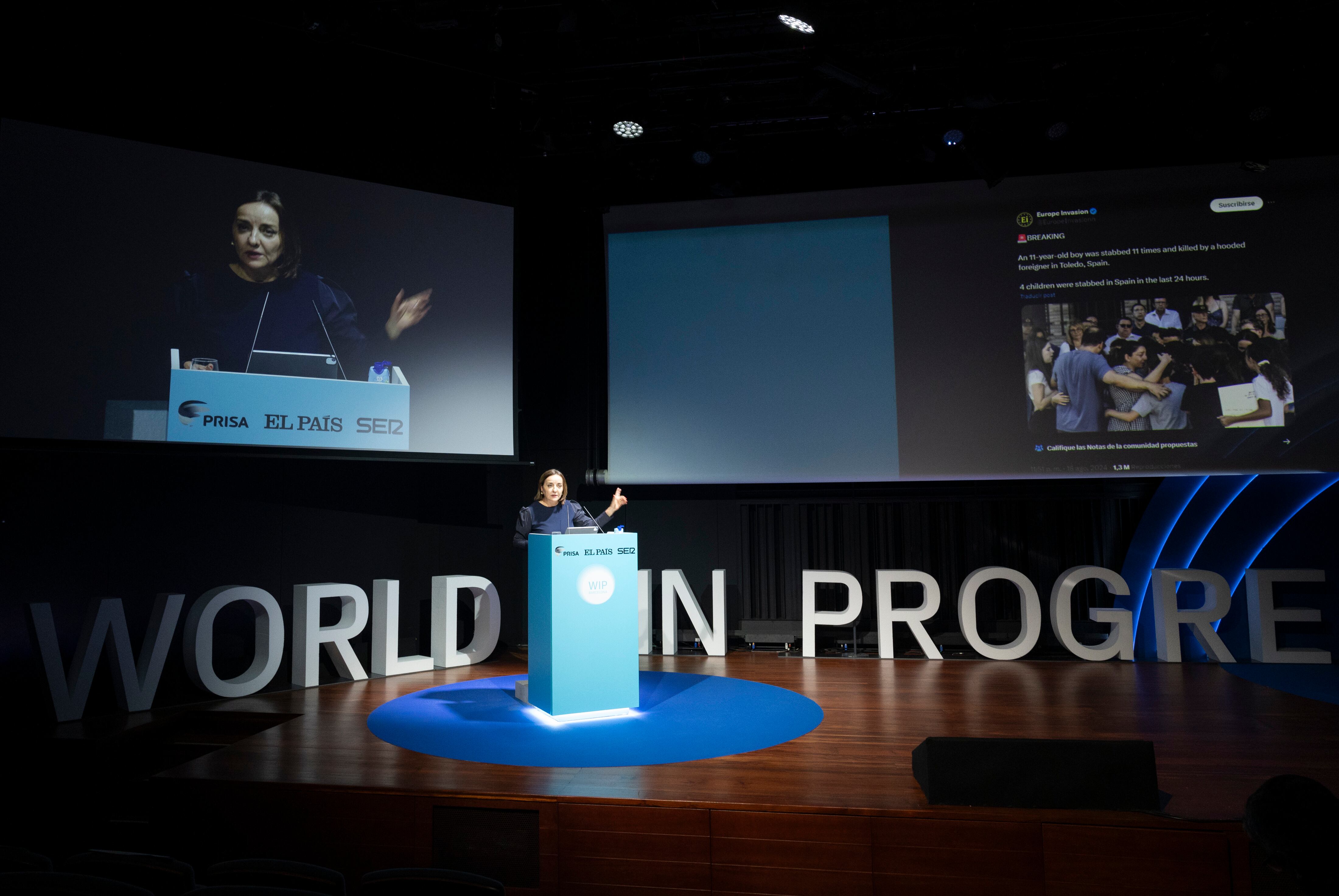 La directora de El País, Pepa Bueno, en su intervención durante el evento, este lunes.