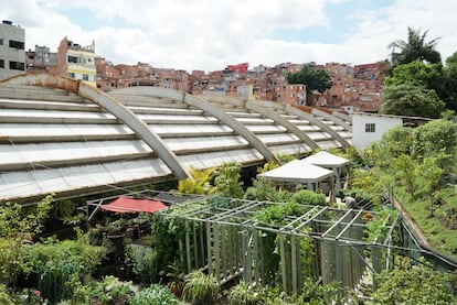 La huerta comunitaria orgánica Agro Favela Refazenda, en el pabellón social de la favela Paraisópolis, la segunda más grande de São Paulo, en noviembre de 2022.