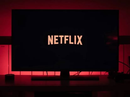 Netflix se plantea impedir que se comparta la contraseña con amigos