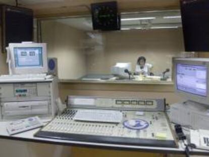 Según el CPJ, algunos propietarios y gerentes de esas emisoras de radio dijeron que fue "en represalia" por criticar al Gobierno. EFE/Archivo