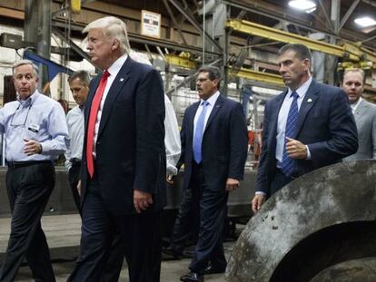 Donald Trump realizó en campaña un recorrido por una empresa que fabrica equipos agrícolas. 