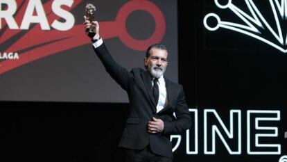 Antonio Banderas, con su Biznaga de Honor.