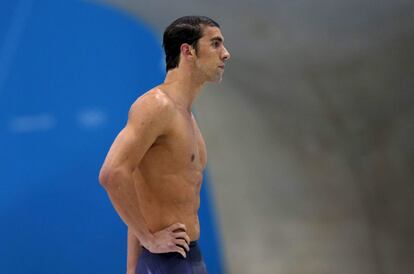 Cara de decepción de Michael Phelps tras caer al cuarto puesto en los 400 estilos.