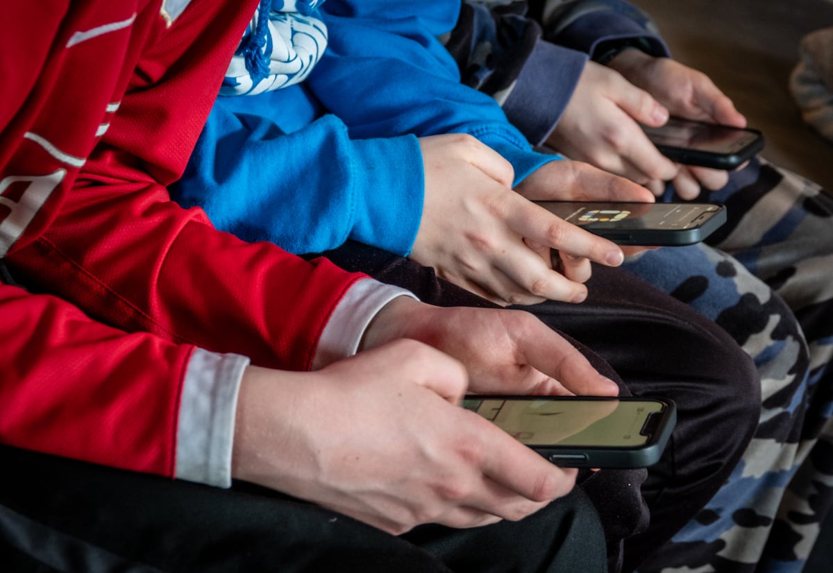 フランス、15 歳未満の子供向けネットワークの禁止に向けて動き出している：「子供たちの心は売り物ではない」 | フランステクノロジー