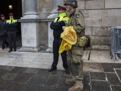 Justo Jos&eacute; M. Pay&aacute; va intentar el mes de novembre entrar al Palau de la Generalitat vestit de militar.