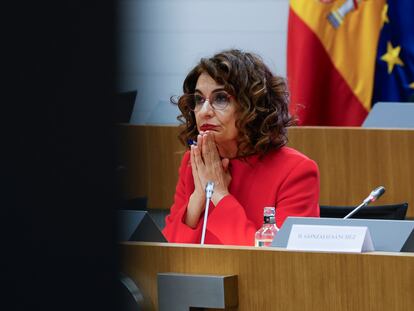 La vicepresidenta primera del Gobierno, María Jesús Montero, durante la inauguración de una jornada sobre fondos europeos, este jueves en Madrid.