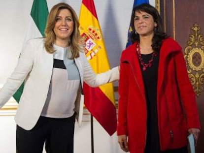 Susana Díaz y Teresa Rodríguez, el pasado marzo, en su primer encuentro en San Telmo, sede de la presidencia de la Junta.