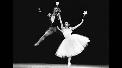 Alicia Alonso y Vladimir Vasiliev bailan ‘Giselle’, en 1980.