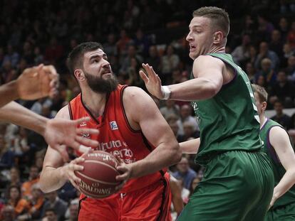 Dubljevic ante Omic, en el partido de Liga del s&aacute;bado