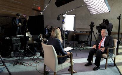 O secretário geral da ONU, António Guterres, durante a entrevista, em Nova York.