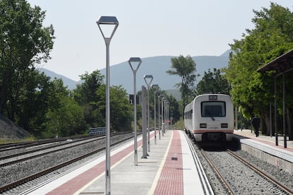 El Canfranero, que ha reanudado la marcha después de casi dos años de obras.