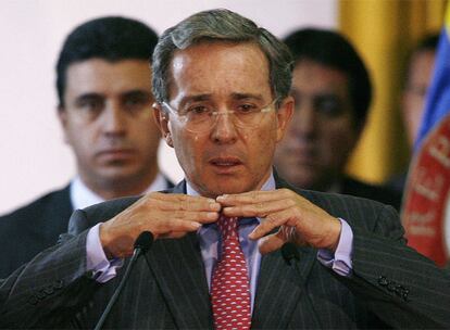 El presidente colombiano, Álvaro Uribe, durante un discurso el pasado marzo en Mosquera.