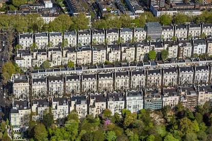 Vista área de parte del barrio Holland Park, en Londres.