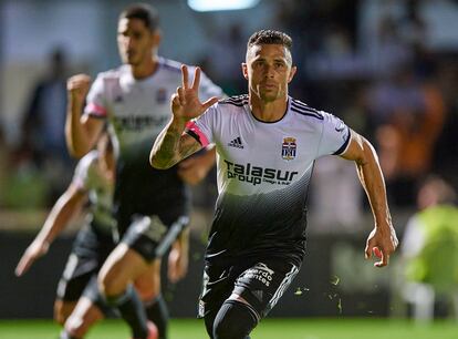 Rubén Castro celebra un gol con el Cartagena esta temporada. / SILVESTRE SZPYLMA