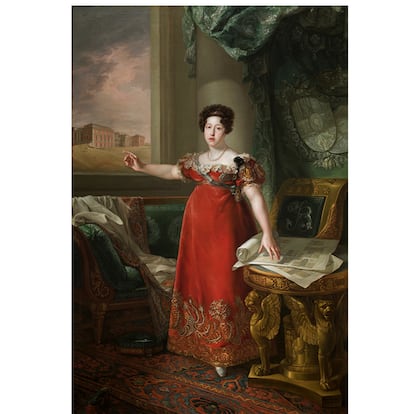 El Siglo XIX. Bernardo López. 'La reina María Isabel de Braganza'. 1816. Fue la segunda mujer de Fernando VII, con quien se casó en 1816. Su especial interés en la creación del Museo del Prado queda evidente en este retrato al mostrarnos los planos de la citada institución. La reina de pie, rodeada de un mobiliario de gusto neoclásico, luce un rico vestido de terciopelo rojo diseñado dentro de la tradición del estilo imperio por su talle bajo el pecho. Sin embargo, el pesado y lujoso terciopelo rojo nos informa del gusto por los tejidos y bordados más pesados que iba imponiendo el primer estilo romántico. Napoleón prohibió la importación de muselinas de la India, tejido preferido para el vestido neoclásico, y dio impulso a las sederías de Lyon.