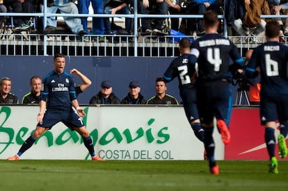 Ronaldo celebra su primer gol ante el Málaga.