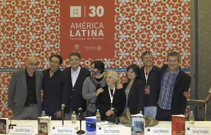 Eduardo Sacheri, Juan Gabriel Vásquez, Sergio Ramírez, Andrés Neuman, Elena Poniatowska, Laura Restrepo, Xavier Velasco y Santiago Roncagliolo.