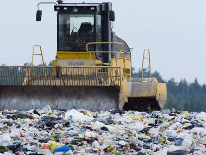 Waste Management paga 4.900 millones de dólares para ser el rey de la basura