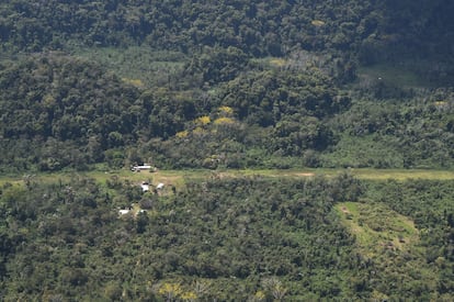 Asentamientos y una pista de aterrizaje ilegal en la reserva natural de Montes Azules, en Chiapas (México), en una imagen de noviembre de 2020.