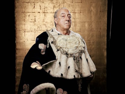 Ramón Fontseré como Juan Carlos I en la obra 'El Rey que Fue'