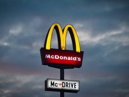 Guerra interna en McDonald's por las macrogranjas de su cadena de suministros
