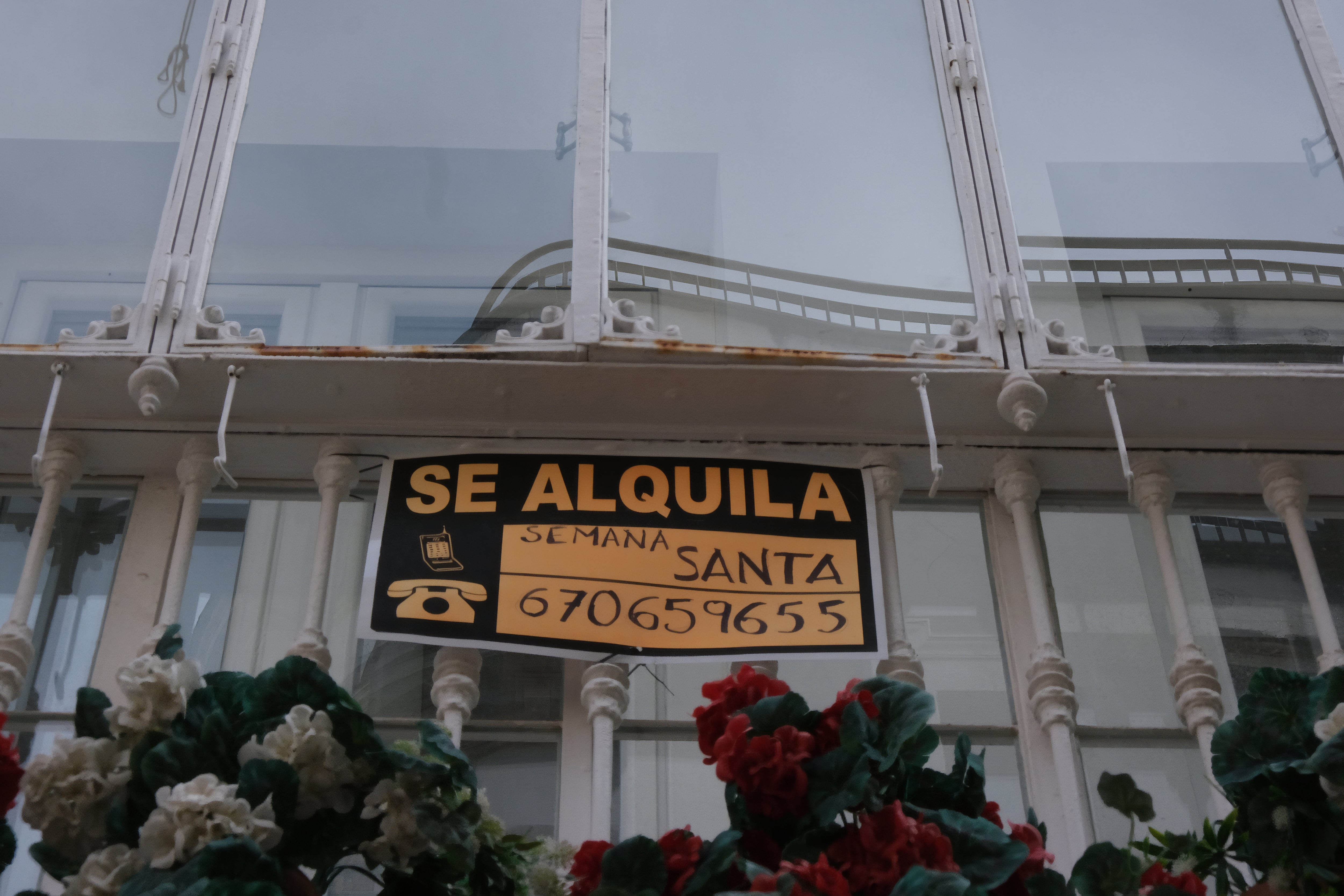 Un balcón en alquiler para la Semana Santa de Sevilla. FOTO: ALEJANDRO RUESGA
